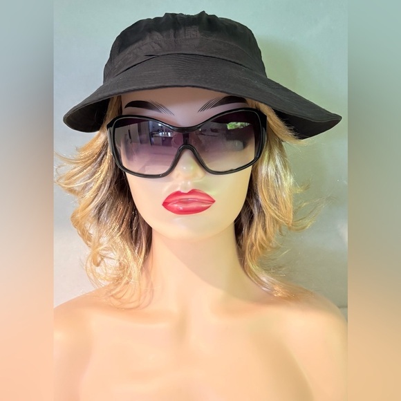 Steve Madden Black Satin Lined Ponytail Cap
Adjustable Tie Back NWT - Picture 2 of 12